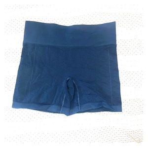 Lululemon Ebb to Street Short Blue